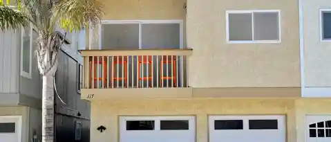 Oxnard Condo: 117 La Brea St