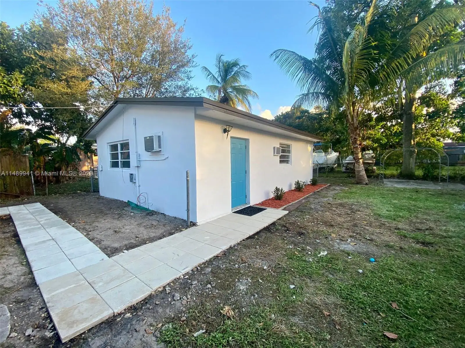 Hollywood Condo: 2512 Grant St