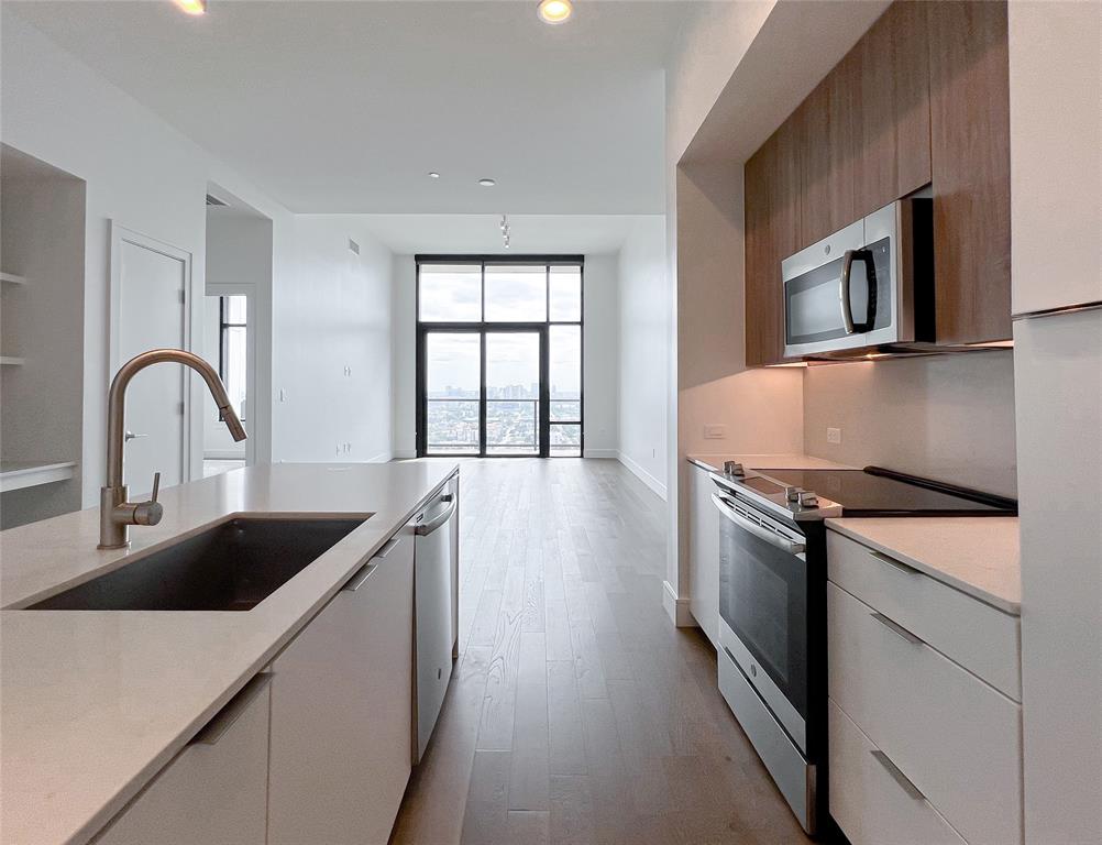 Houston Condo: 2850 Fannin St