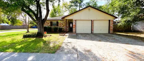 Humble Condo: 7214 Foxbend Ln