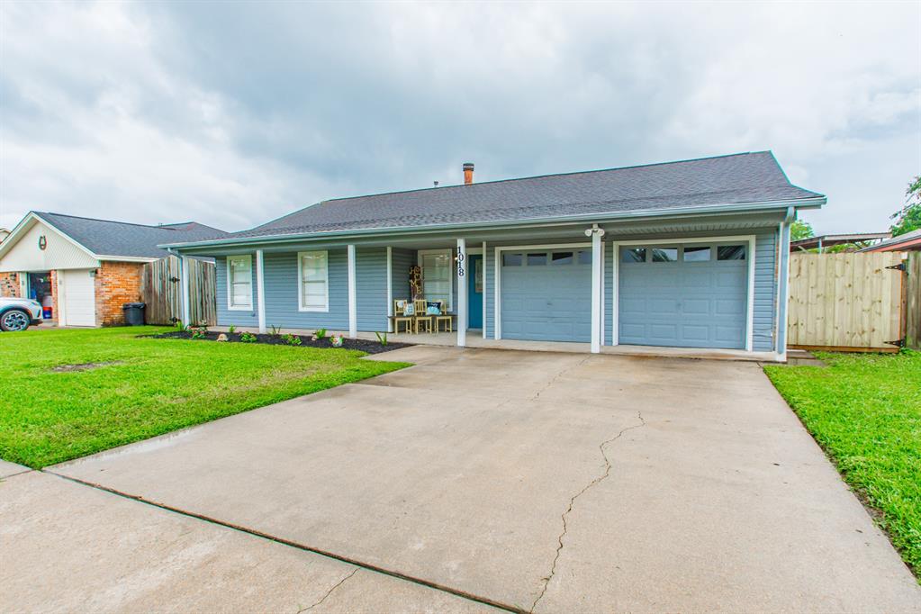 Deer Park Condo: 1018 Brookhollow Dr