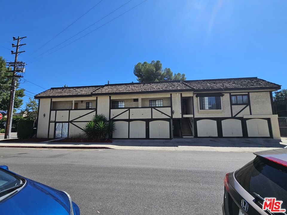 Sherman Oaks Condo: 5170 Columbus Ave