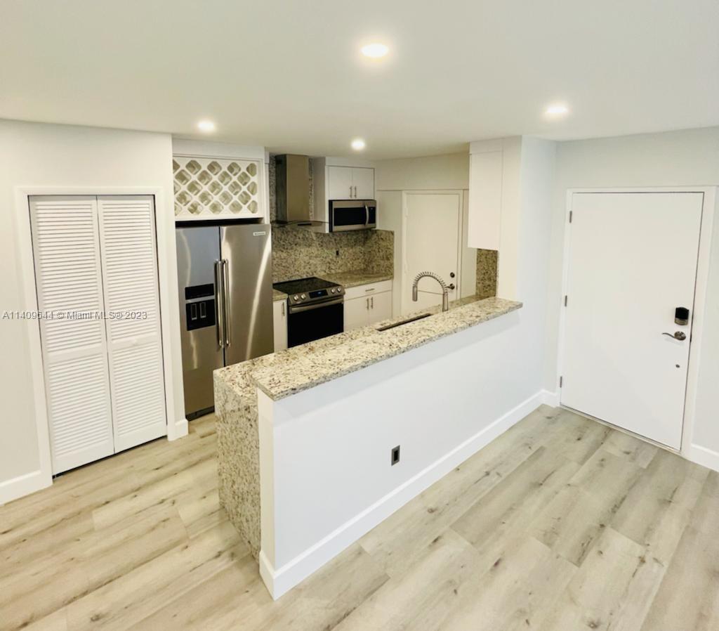 Miami Condo: 900 Southwest 84th Ave