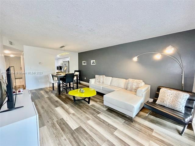 Plantation Condo: 7451 NW 16th St