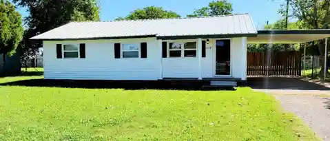 BURKBURNETT Condo: 634 S Berry St