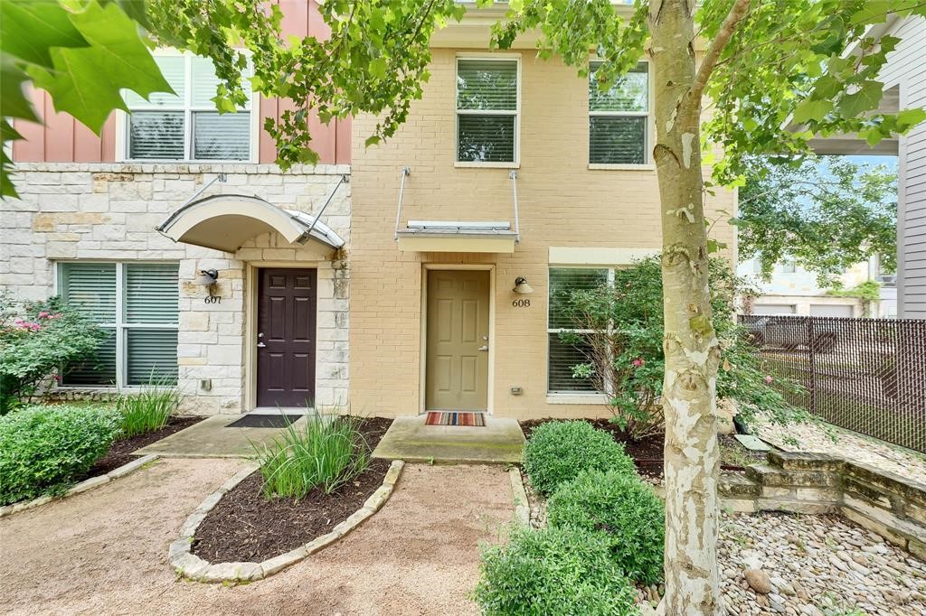 Austin Condo: 1101 Grove Blvd