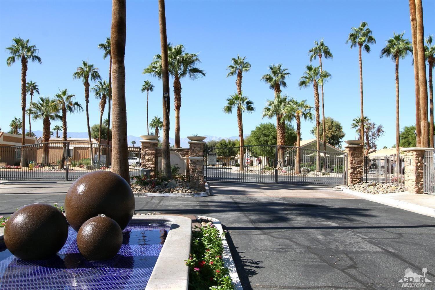 Palm Desert Condo: 40780 Breezy Pass Rd