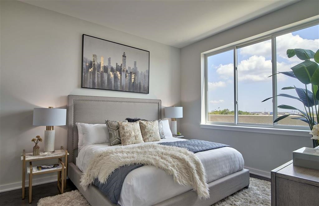 Bayonne Condo: 250 Ave East