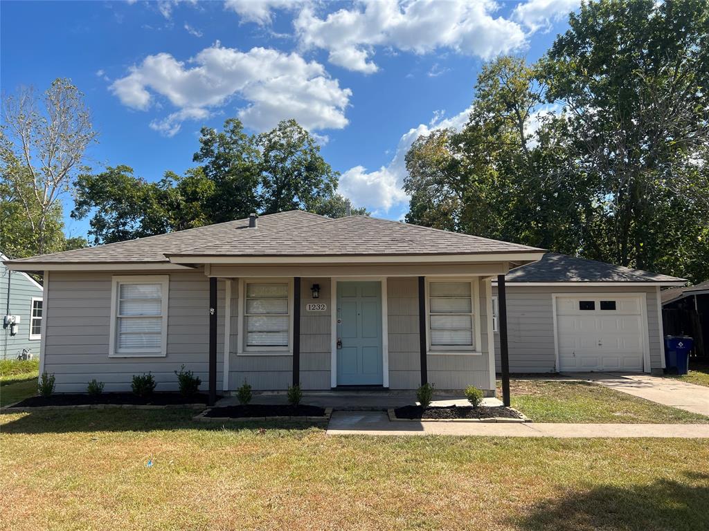 Angleton Condo: 1232 San Felipe St
