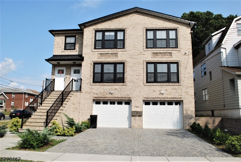 Kearny Condo: 706 Elm St