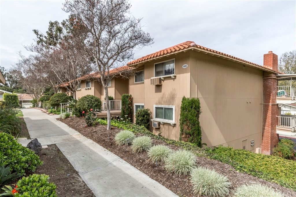 Laguna Woods Condo: 606 Avenida Sevilla