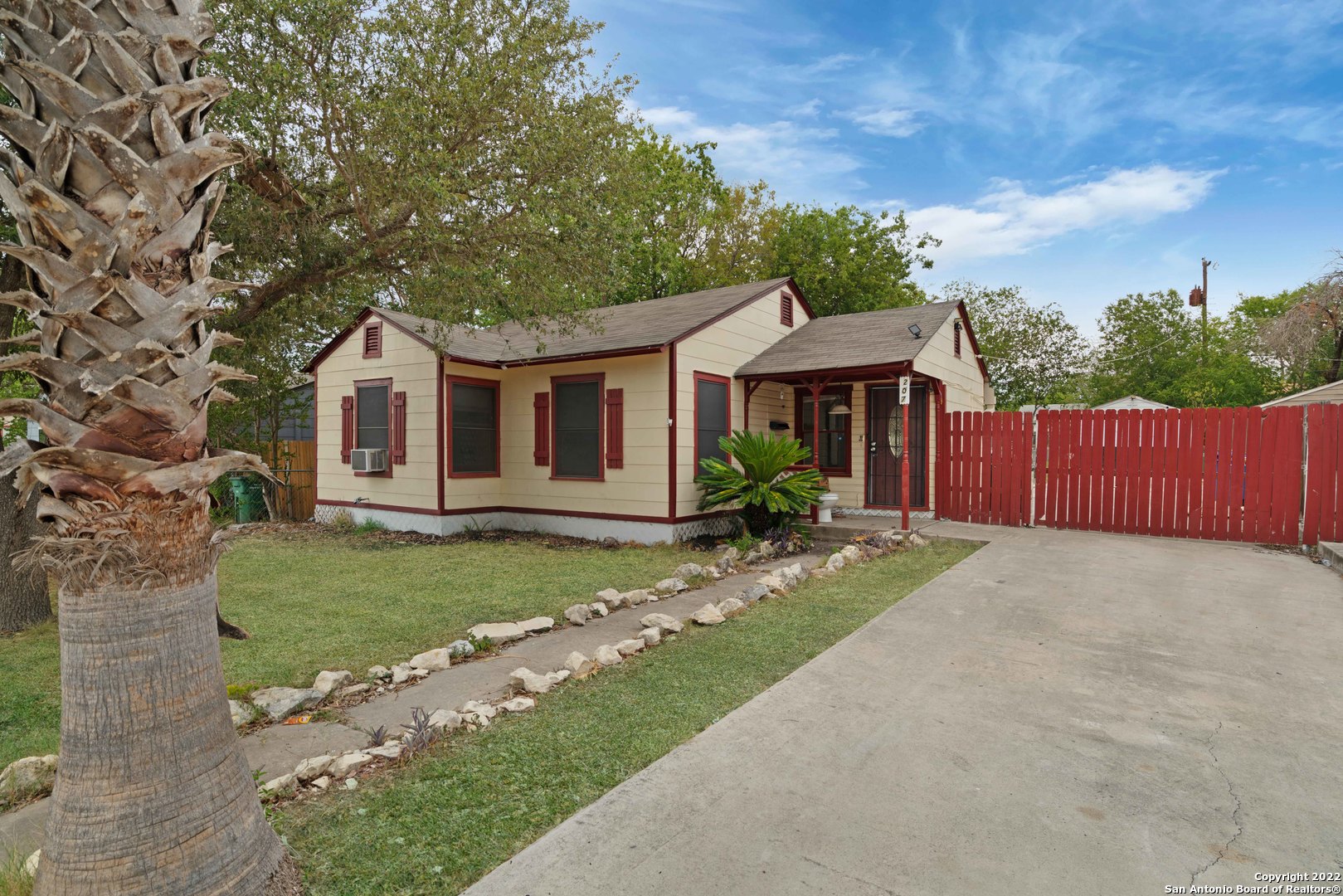 San Antonio Condo: 207 Bonnell Dr