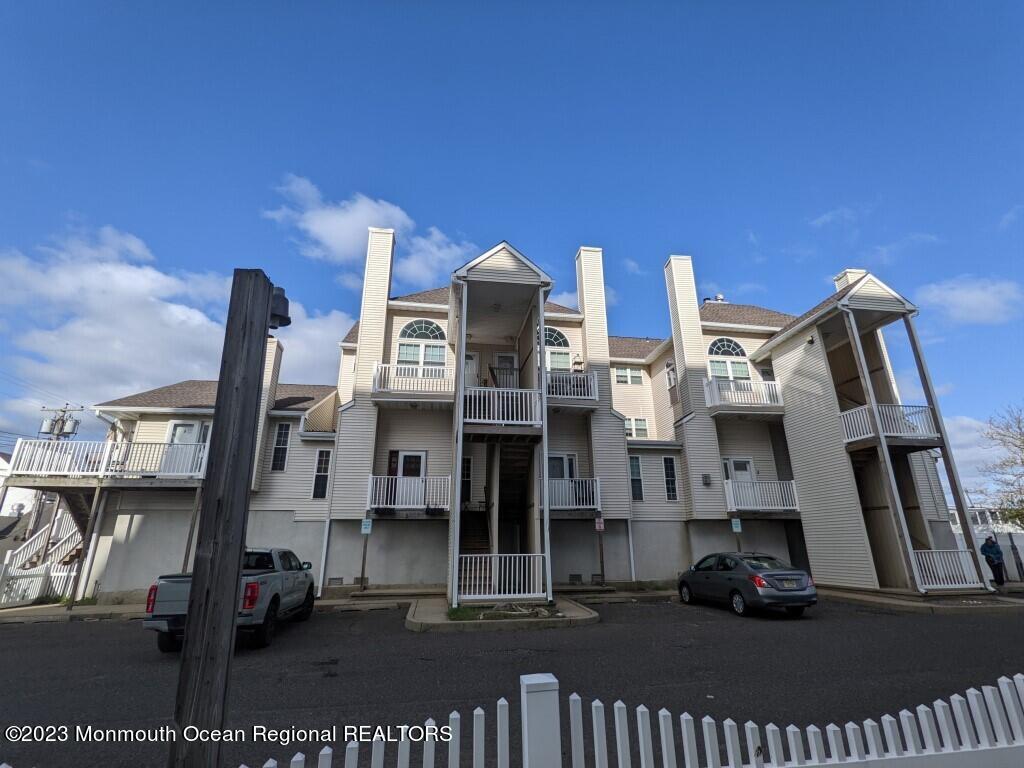 Highland Park Condo: 11 Raritan Ave