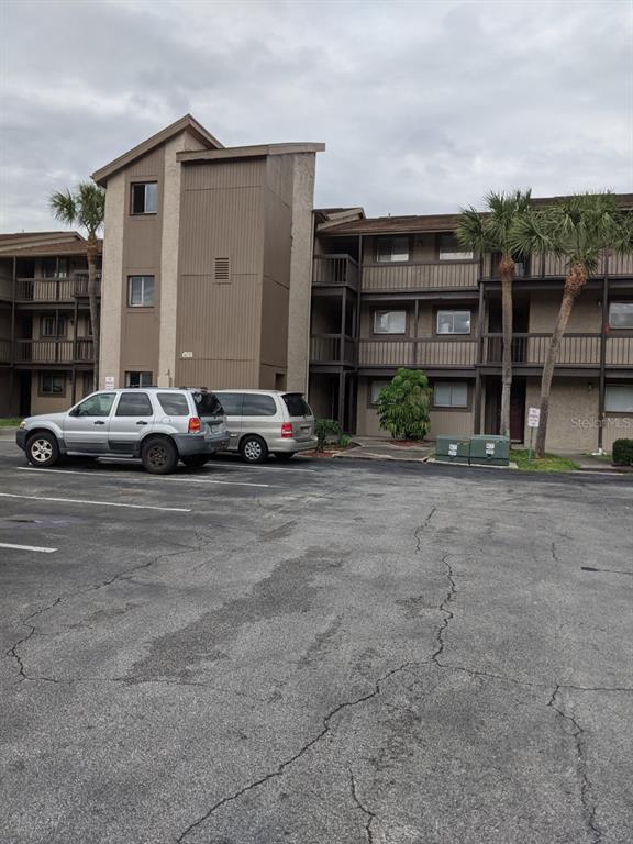Tampa Condo: 6310 Newtown Cir