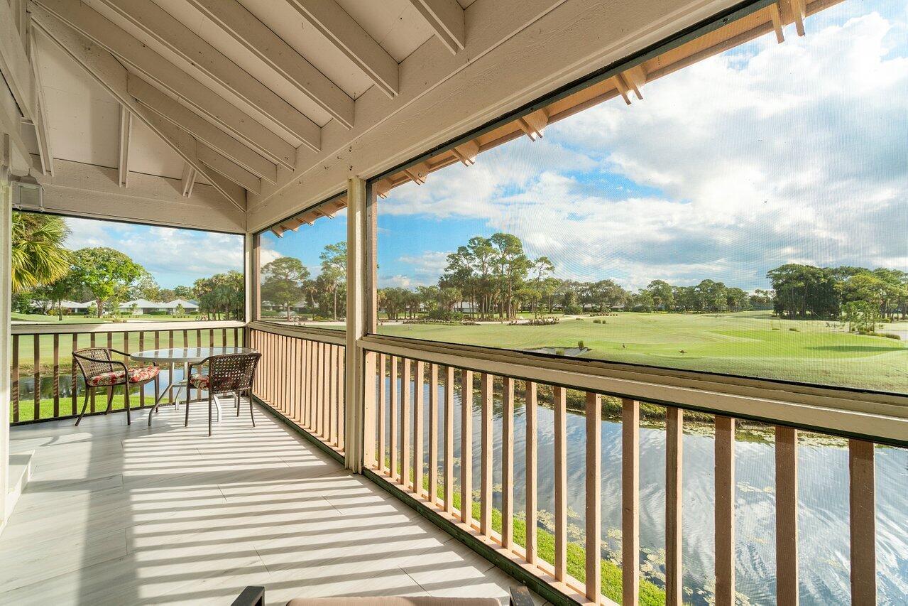 Palm Beach Gardens Condo: 655 Brackenwood Cv