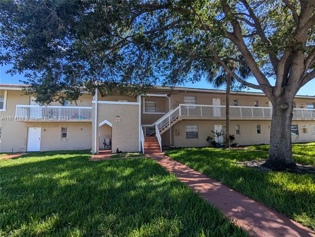 Coral Springs Condo: 10115 Twin Lakes Dr