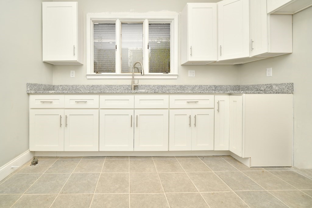 Boston Condo: 48 Evelyn St