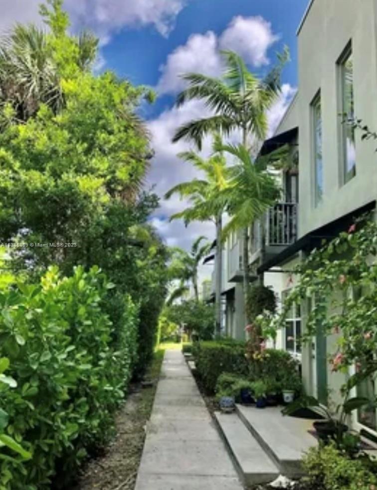Oakland Park Condo: 440 Northeast 35th Ct
