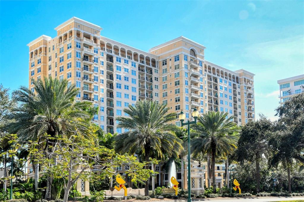Sarasota Condo: 750 North Tamiami Trl