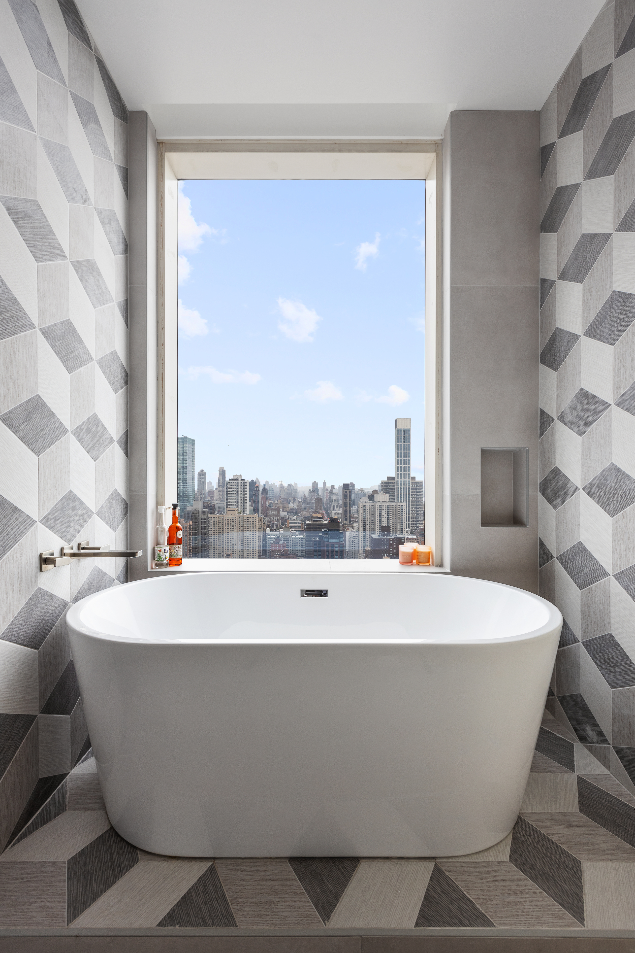 New York Condo: 845 United Nations Plz