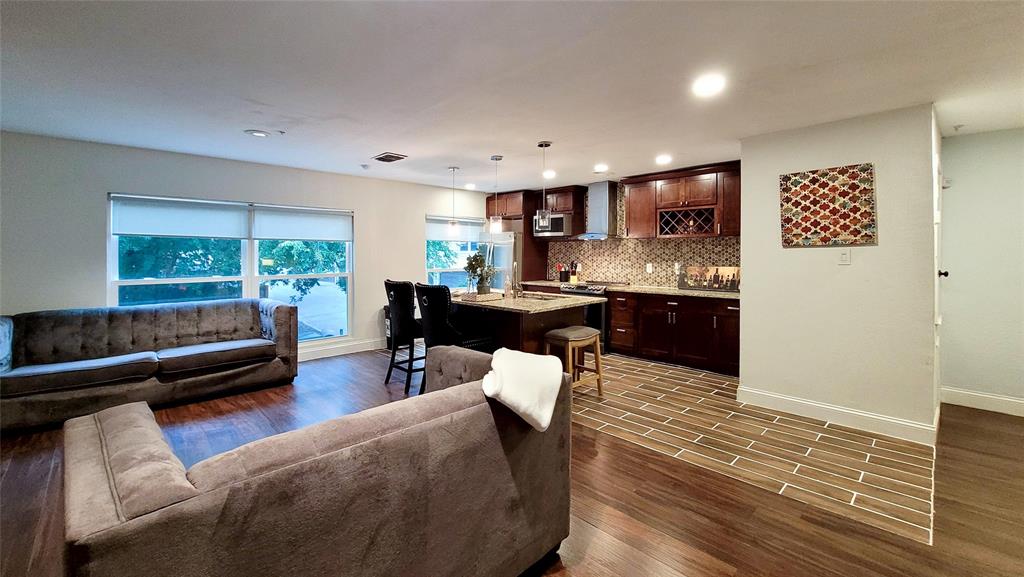 Dallas Condo: 5815 Phoenix Dr