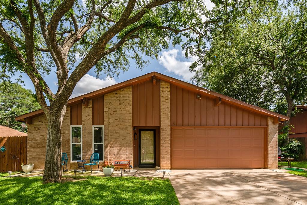 Bedford Condo: 2916 White Oak Ln