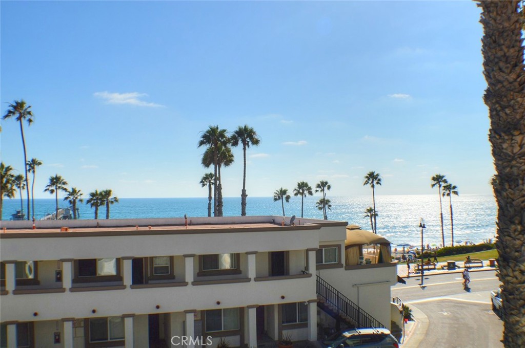 San Clemente Condo: 107 Coronado Ln