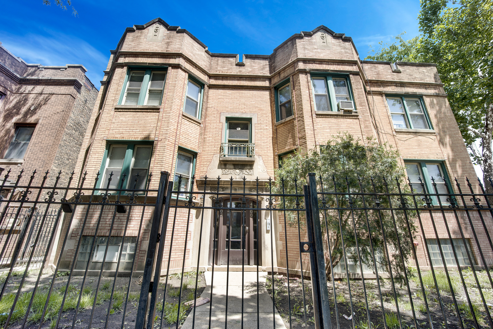 Chicago Condo: 4502 West Montana St