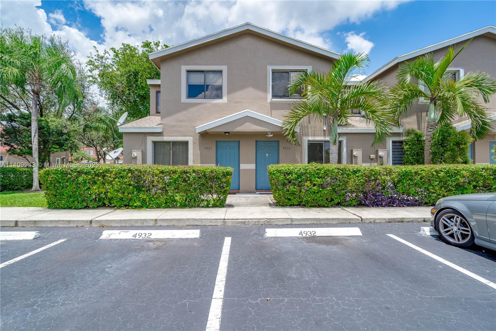 Davie Condo: 4932 South University Dr