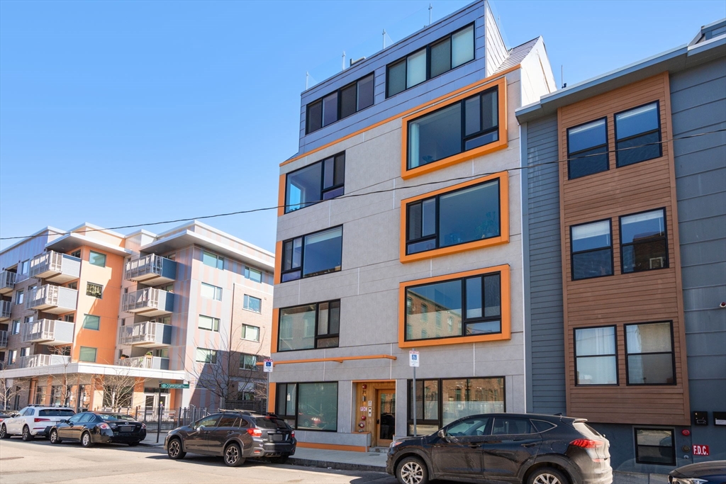 BOSTON Condo: 71 Border ST