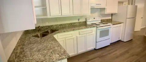 WOODVILLE Condo: 353 Camelot Dr