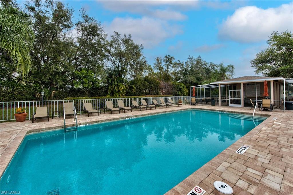 Naples Condo: 7360 Glenmoor Ln