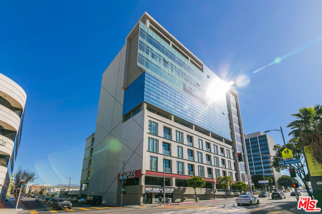 Los Angeles Condo: 3223 West 6th St
