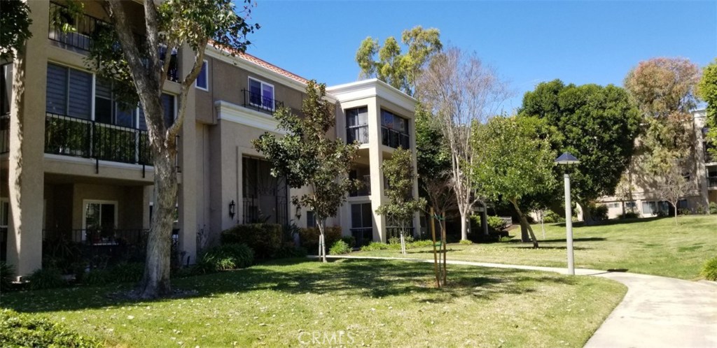 Laguna Woods Condo: 2405 Via Mariposa West
