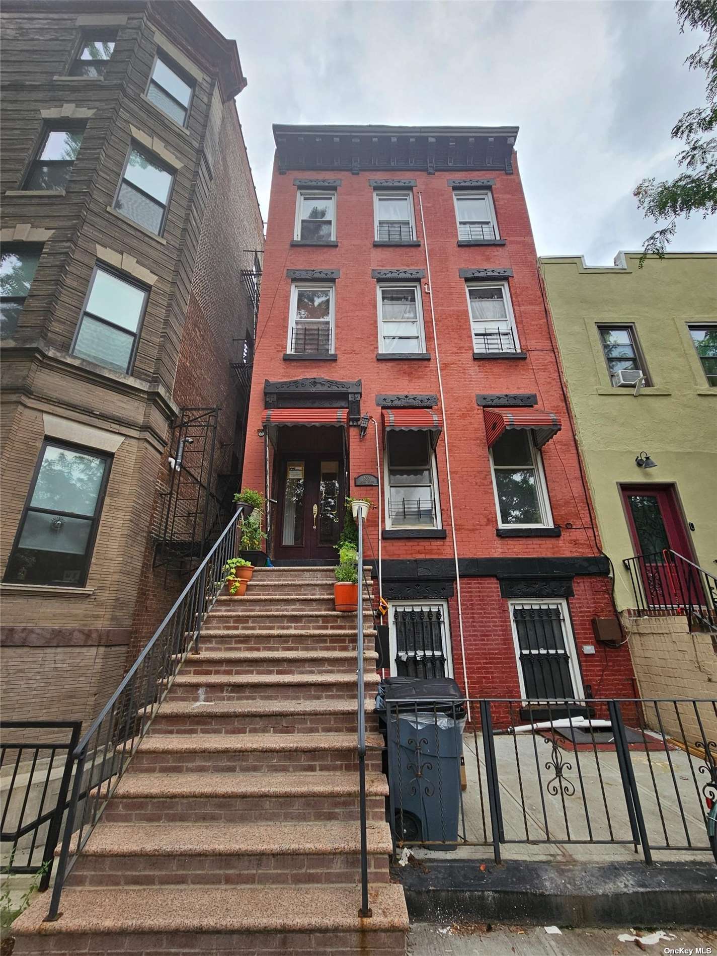Brooklyn Condo: 535 Monroe St