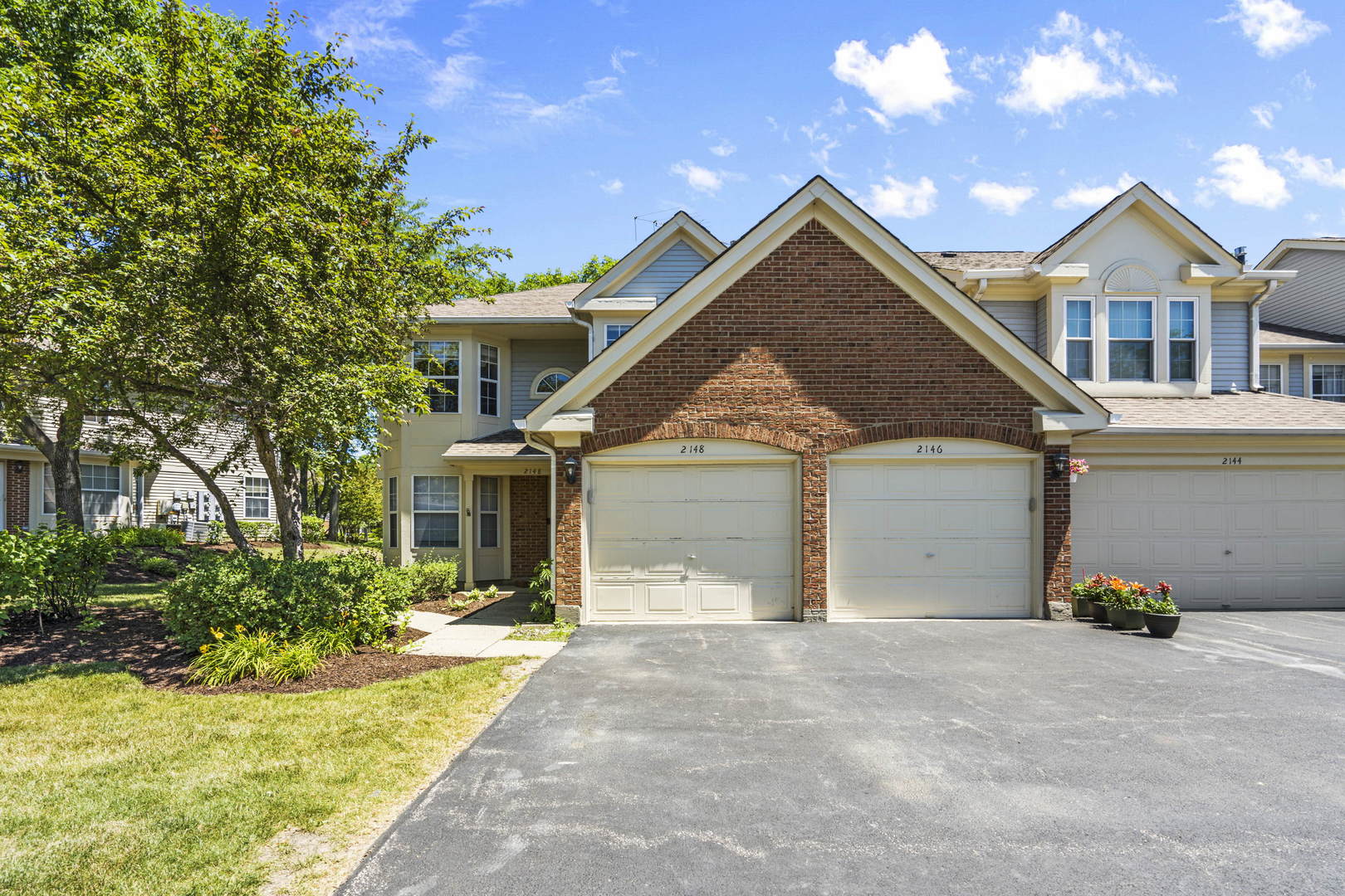 Hanover Park Condo: 2146 Camden Ln