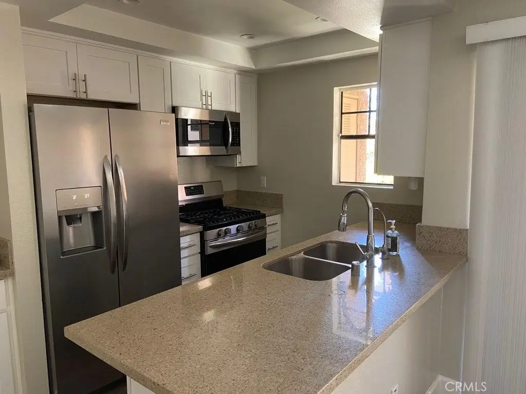 San Clemente Condo: 1068 Calle del Cerro