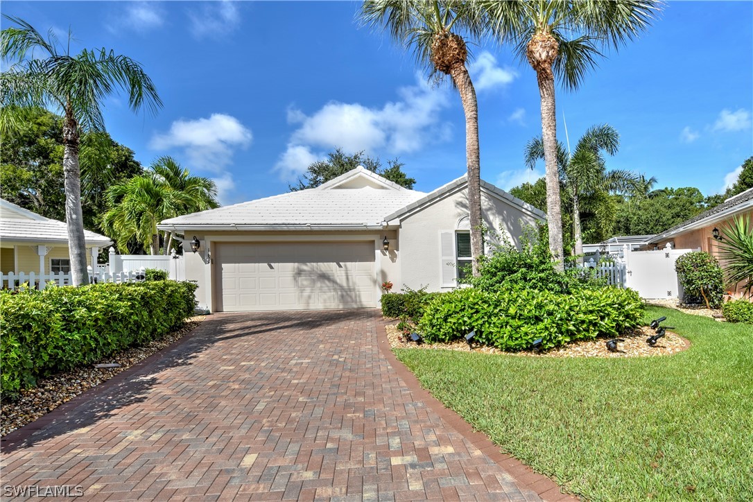 NAPLES Condo: 1250 Silverstrand DR