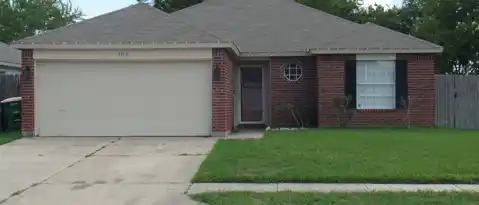 Victoria Condo: 102 Clydesdale Ln