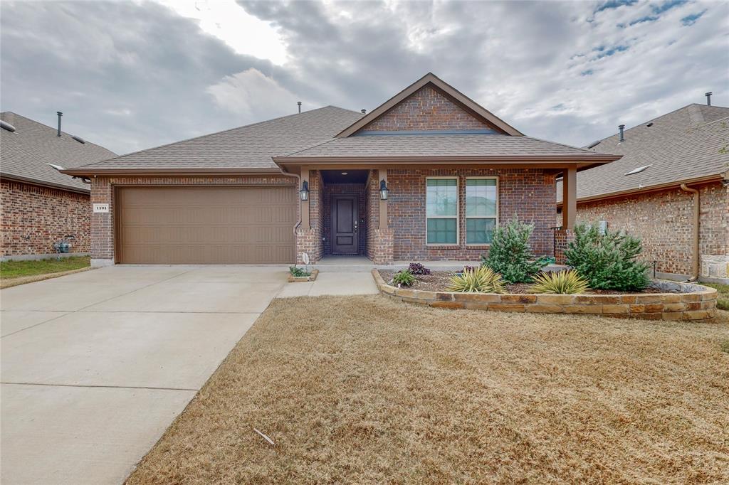 Celina Condo: 1101 Lawndale St