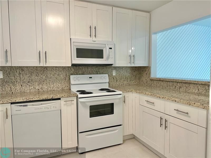 Davie Condo: 9491 Evergreen Pl
