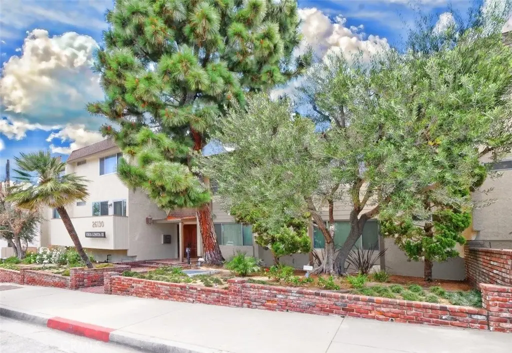 Lomita Condo: 26130 Narbonne Ave