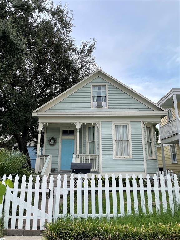 Galveston Condo: 2115 Avenue O 1/2