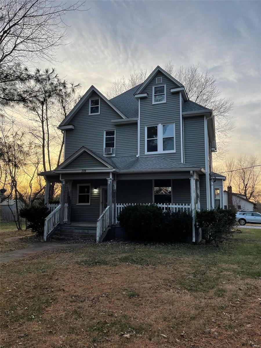 Collinsville Condo: 319 North Hesperia St
