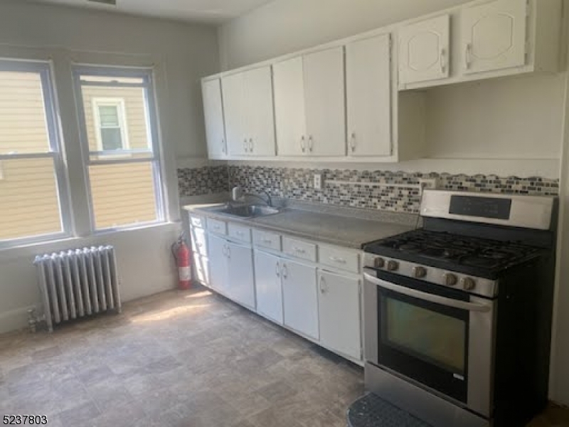 IRVINGTON Condo: 69 STOCKMAN PL