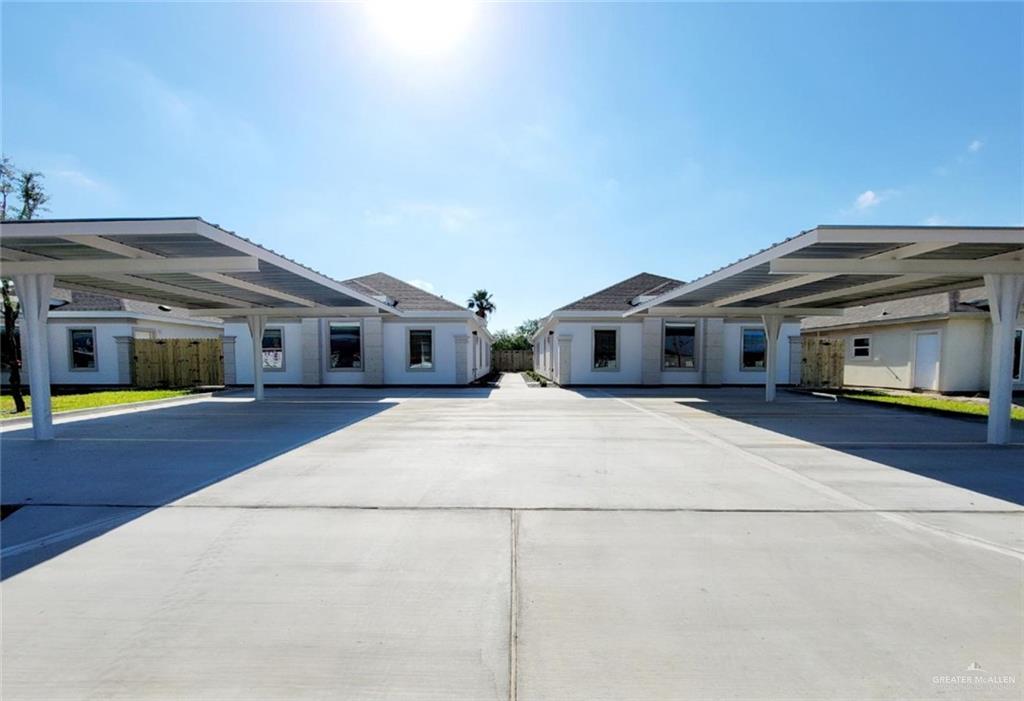 Mission Condo: 7106 North 56th Ln