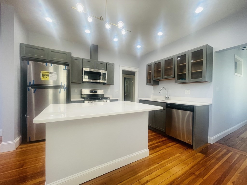 Boston Condo: 21 Crowell St
