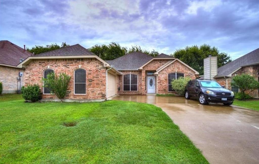 ROCKWALL Condo: 128 Sequoia Rd