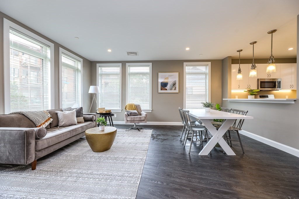 Boston Condo: 4945 Washington St