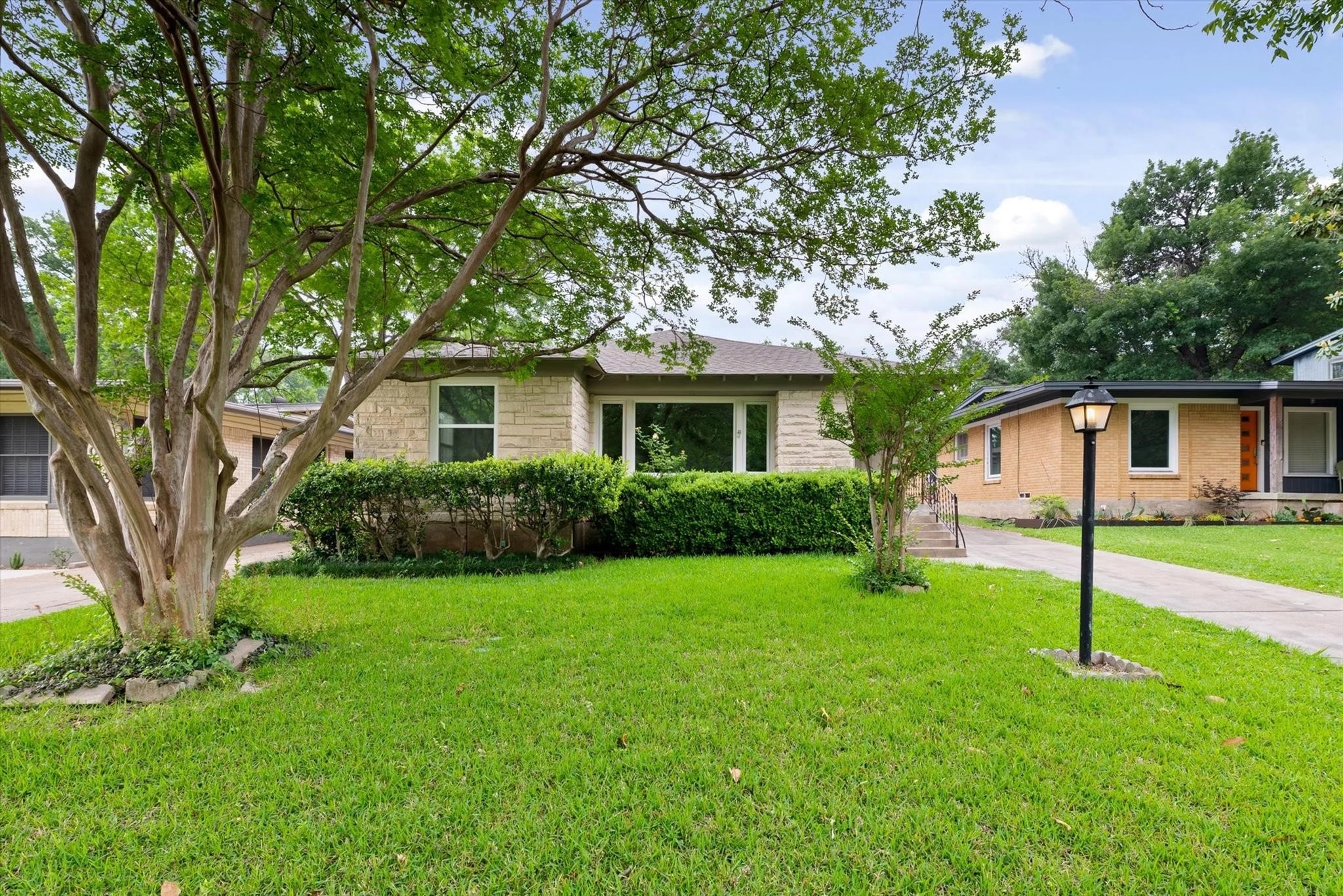 Dallas Condo: 2022 Elmwood Blvd